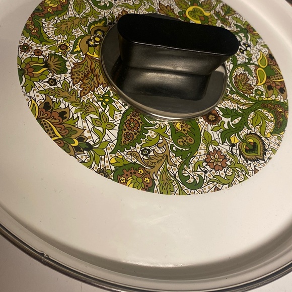 Fancipans Green Paisley Enamel Handled Pot Lid 9.5”D Two Piece - Picture 12 of 17